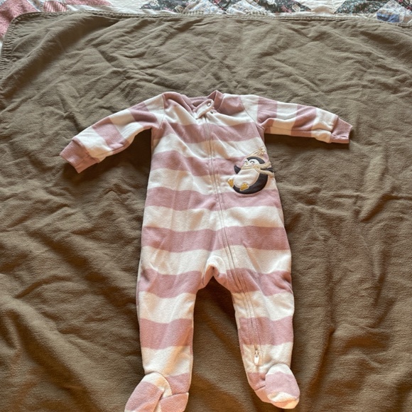 Fleece one piece pajama set - Picture 3 of 4